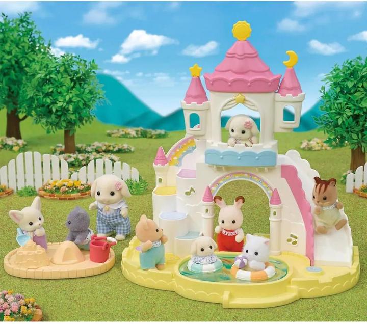 Produktbild Sylvanian Families Erlebniskindergarten Sandkasten und Pool mit Figur