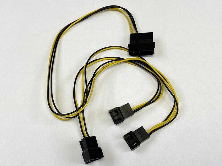 Immagine prodotto Phobya Adattatore da 4 pin Molex (12V) a 4x 4 pin PWM