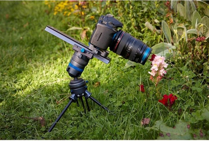 Actual product image Novoflex TrioPod with 4-segment legs (Carbon)