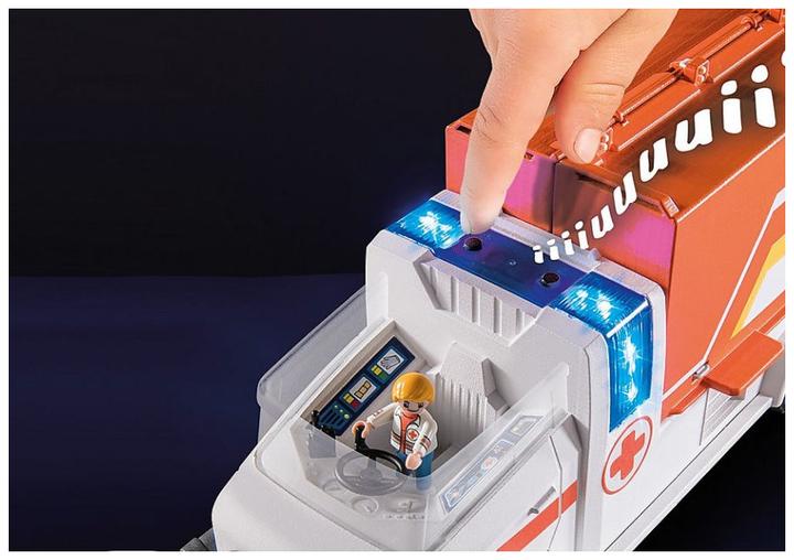Actual product image Playmobil Emergency doctor truck (70913, Playmobil Duck On Call)