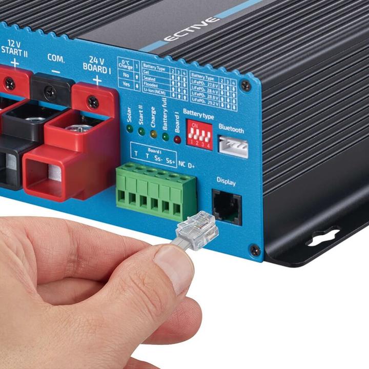 Actual product image Ective SBB 25 12V to 24V charge booster with MPPT charge controller 25A (12V, 24V, 30 A)