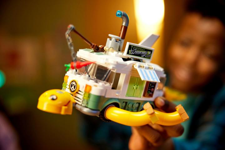 Actual product image LEGO Mrs Castillo's Turtle Bus (71456, LEGO Dreamzzz)