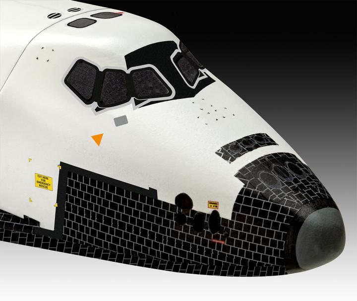 Actual product image Revell James Bond "Moonraker" Gift Set