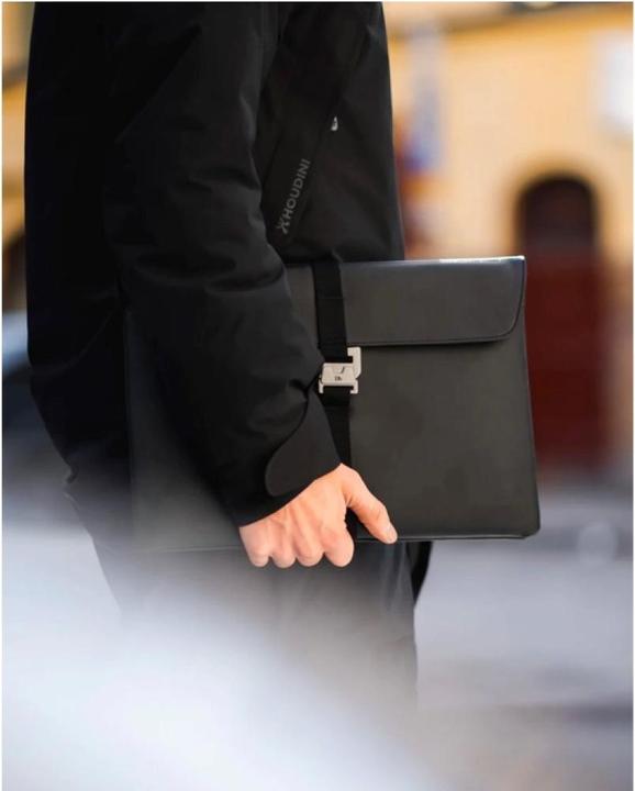 Actual product image DB Sports Essential Laptop sleeve 13" -suojatasku, black out (13")