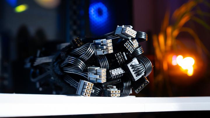 Actual product image Endorfy PSU Supremo FM6 80+ Gold 1000 W (1000 W)