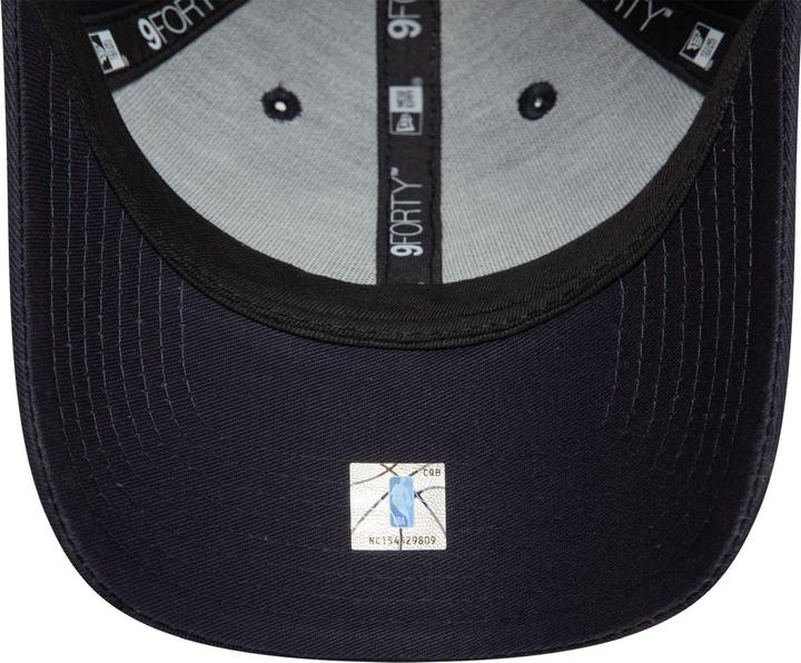 Actual product image New Era 9Forty Strapback Cap - METALLIC Los Angeles Lakers