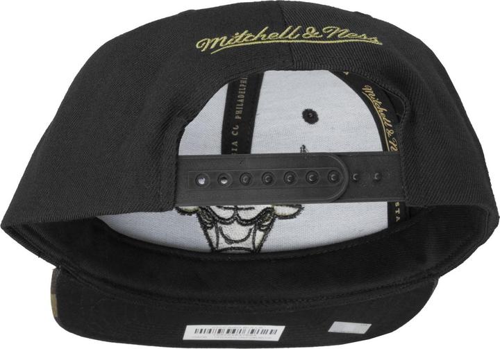 Actual product image Mitchell & Ness Snapback Cap - CAMO Chicago Bulls black