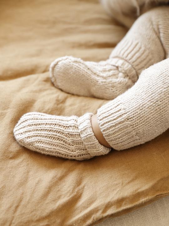 Image du produit Vertbaudet Baby-Set aus Strick: Streifenpullover, Hose & Socken (62)