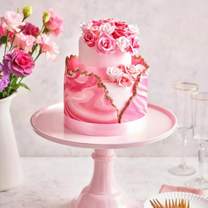 Actual product image FunCakes Roll Fondant Hot Pink 250 g (1 x)