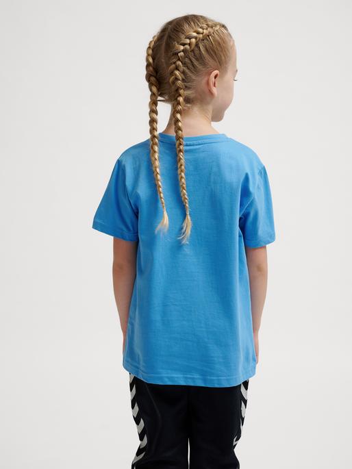 Actual product image hummel hmlTRES T-SHIRT S/S (176)