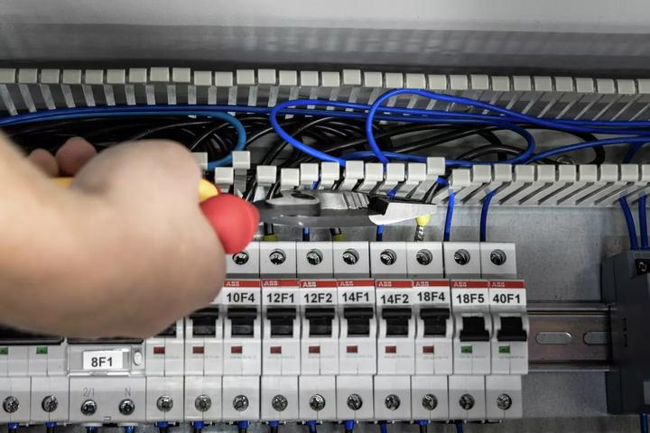 Produktbild Wiha Multifunktionszange Elektriker 8in1 (209 mm)