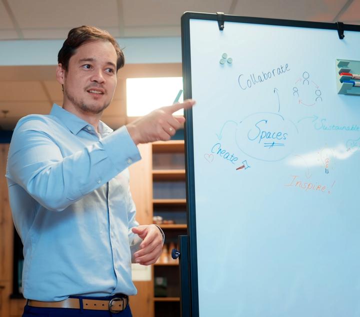 Produktbild Legamaster PREMIUM PLUS mobiles Multiboard marineblaue Pinnwand (120 x 76 cm)