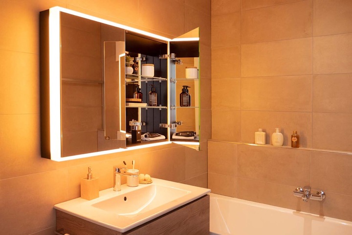 Produktbild Schneider PREMIUM Line Ultimate LED Lichtspiegelschrank, 2 Doppelspiegeltüren, 925x73,3x15,8cm, 182