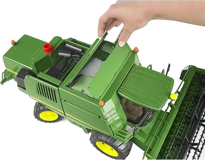 Actual product image Bruder John Deere combine harvester T670i