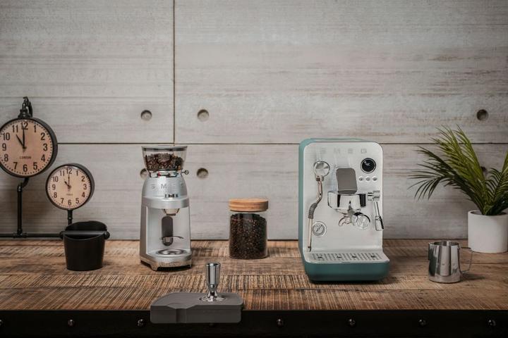 Produktbild Smeg EMC02EGMEU