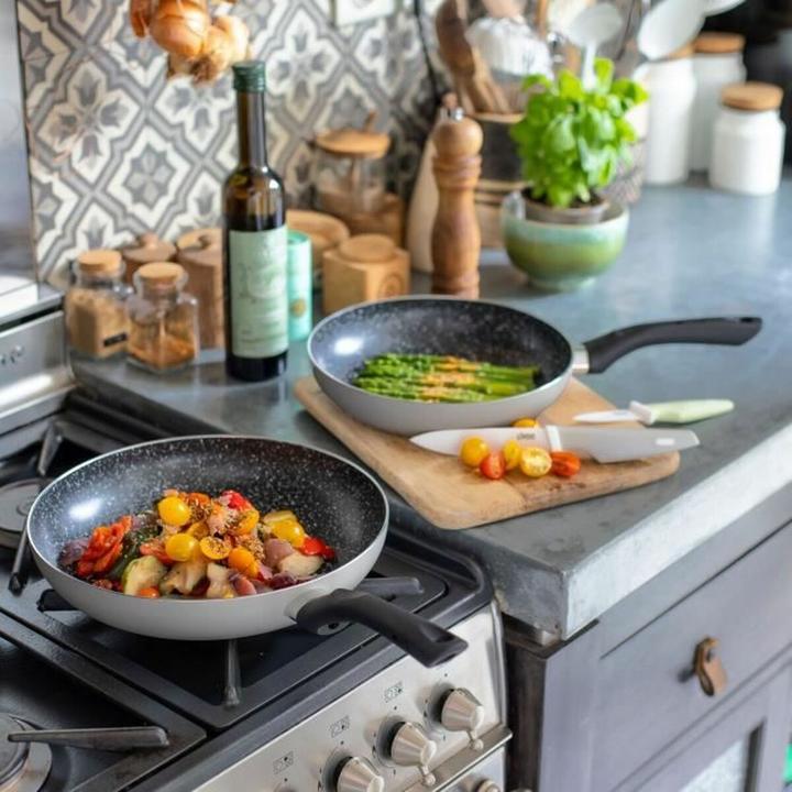 Image du produit Livoo Set de 2 poêles aspect pierre (24 cm, Ensemble de casseroles et de poêles de cuisson, Aluminium)