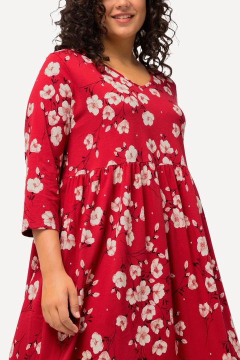 Image du produit Ulla Popken Robe en jersey, col en V et manches 3/4. Motif à fleurs. Ligne en A. (58)