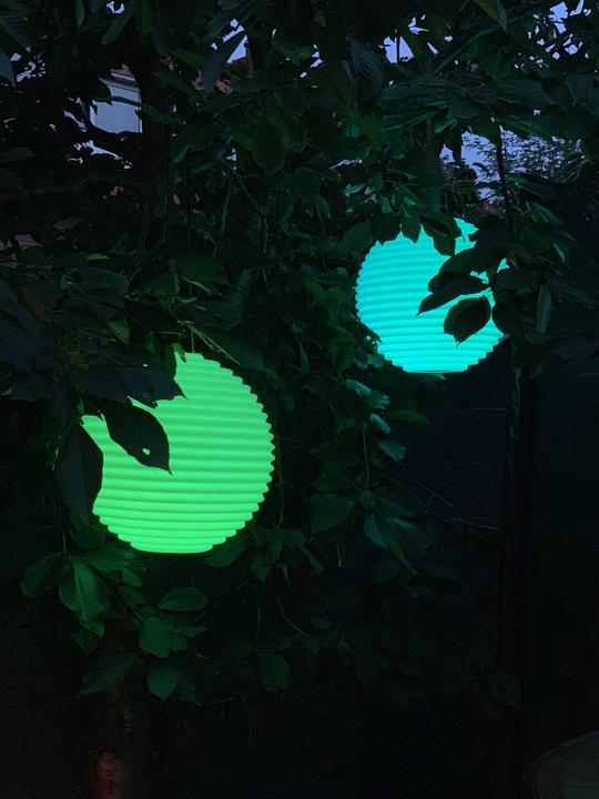 Produktbild Nikki.Amsterdam The Ball Akku-LED-Leuchte, mehrfarbig (RGB), Fernbedienung, strahlwassergeschützt (