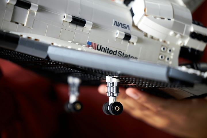 Image du produit LEGO Navette spatiale Discovery de la NASA (10283, LEGO difficiles à trouver)