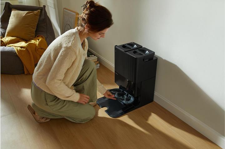 Actual product image Roborock Qrevo Plus (7000 Pa, Wiping pads (rotating))