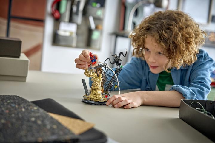 Image du produit LEGO Grosser Showdown: Spider-Man vs. Sandman (76334, LEGO Marvel)