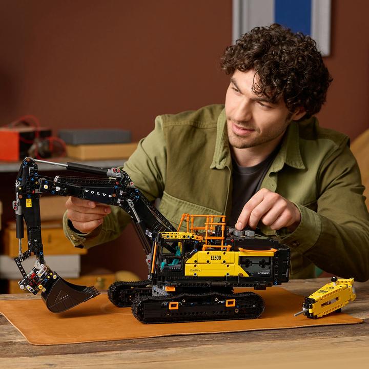 Actual product image LEGO Volvo EC500 Hybrid Bagger (42215, LEGO Technic)
