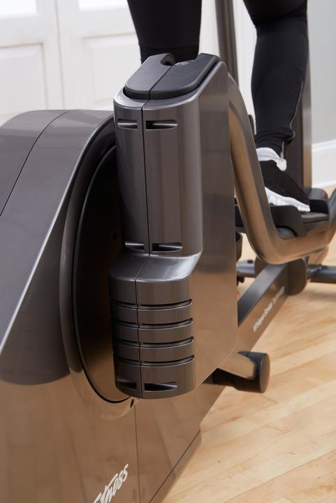 Produktbild Life Fitness E5 Crosstrainer mit Track Connect Konsole