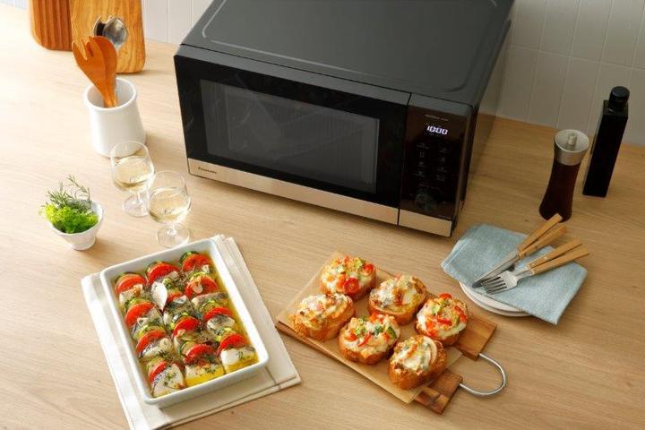 Actual product image Panasonic NN-GD38QSWPG (29 l)