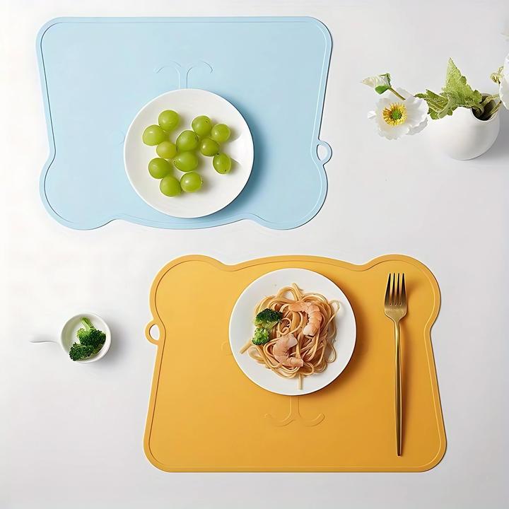 Produktbild Milkii Silikon Tischmatte/ Tischauflage, Bär - Ice Blue (36 x 27 cm)