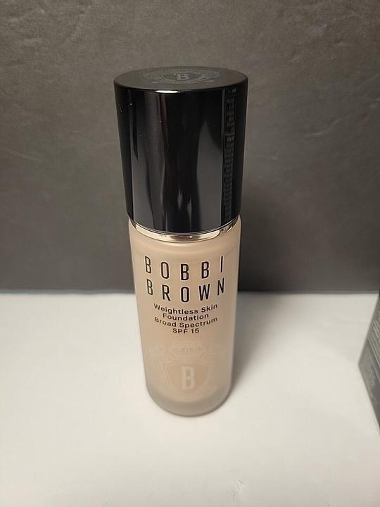 Actual product image Bobbi Brown Fond de teint longue tenue SPF 15 Neutral Alabaster (Neutral alabaster)