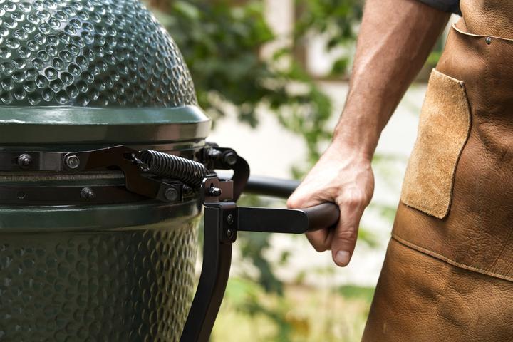 Actual product image Big Green Egg Nest integgrated handler for Medium