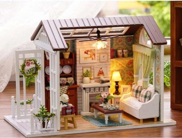 Produktbild Polesie Puppenhaus-Wohnzimmermodell aus Holz zum Zusammenbauen LED 8008-A