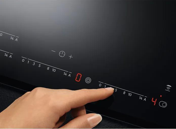 Produktbild AEG IKS8547SXB Autarkes Kochfeld / Induktion / Serie 6000 mit FlexiBridge / Hob²Hood / 80 cm / Edel