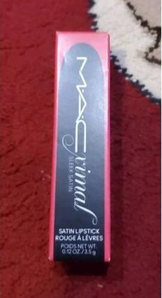 Actual product image MAC Cosmetics MACximal Sleek Satin Lipstick BRAVE RED (831 Brave Red)