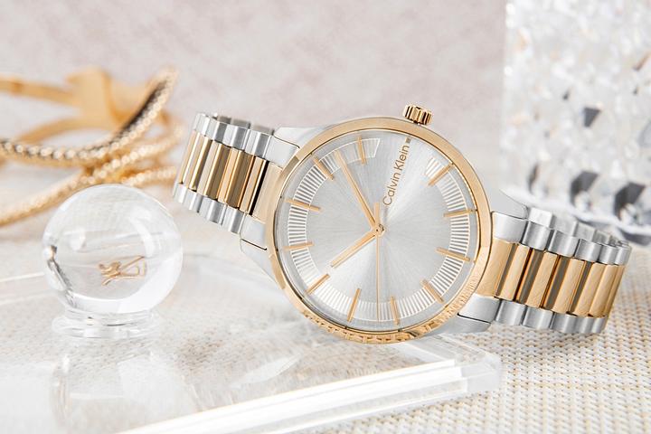 Actual product image Calvin Klein Iconic Armband Damenuhr 25200044 + BOX (Analogue wristwatch, 35 mm)