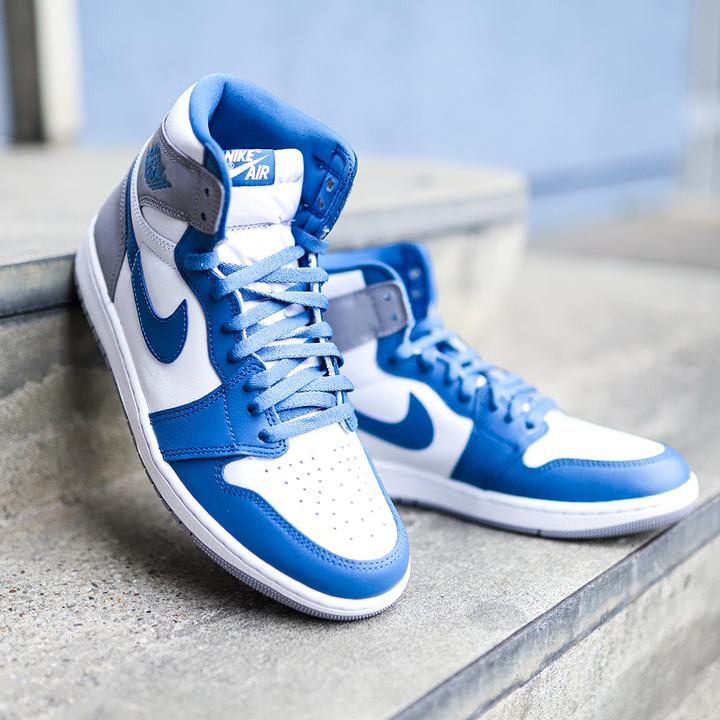 Produktbild Nike Air Jordan 1 (46)