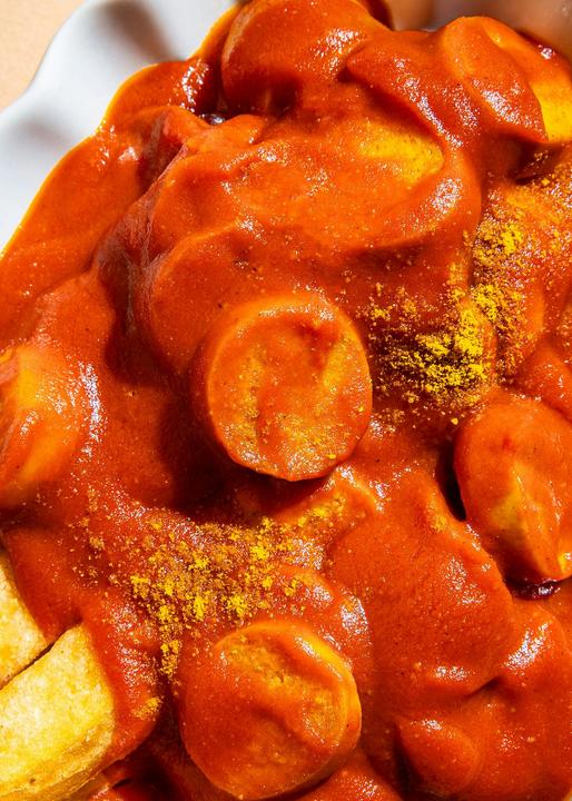 KoRo Bio Curry-Tomatensauce mit veganer Bio Bratwurst auf Basis von Tofu und Weizeneiweiss (3500 g)