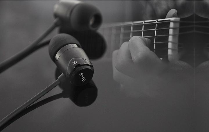 Actual product image SoundMagic E11D headphones (NC, Cable)