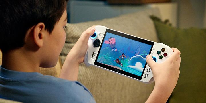 Actual product image ASUS ROG Xbox Ally (2025) RC73YA Gaming-Handheld