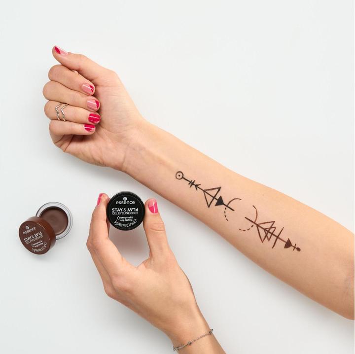Actual product image essence Stay & Play Gel Eyeliner Pot (02 Brown)