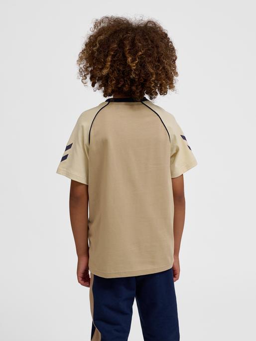 Actual product image hummel hmlROLF T-SHIRT S/S (146)