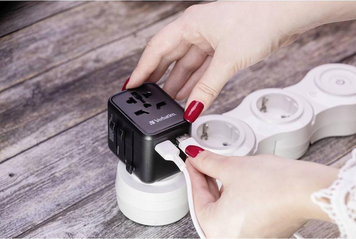 Productafbeelding Verbatim Universele reisadapter met 2 x USB-A poorten