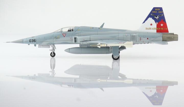 Immagine prodotto Hobby Master Tiger F-5E Airbase Sion 2017 modello di aereo in metallo 1:72 di con alcune parti