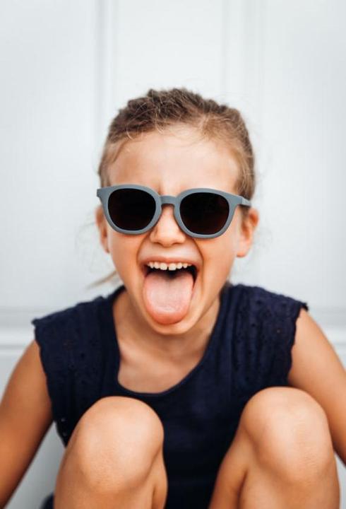 Actual product image Beaba Sonnenbrille 4-6 J SUNNY Mineralgrau