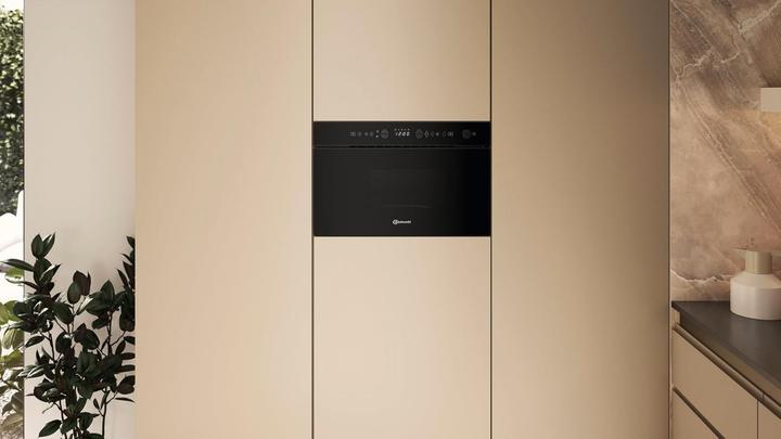 Produktbild Bauknecht Grill-Mikrowelle mit Crisp-Funktion, Rapid-Start und 3D-System