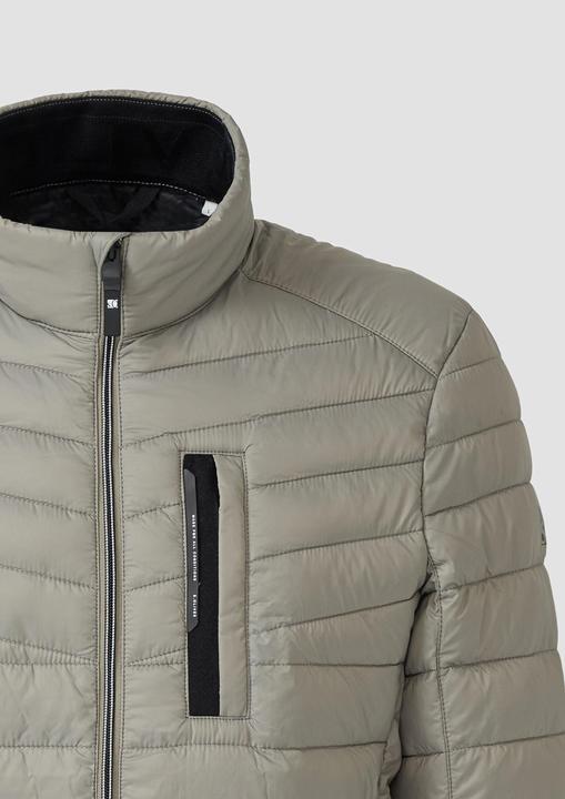 Actual product image S.Oliver Outdoor-Jacke Leichte Steppjacke mit sportiven Kontrastdetails | 360° Circular Vision (M)