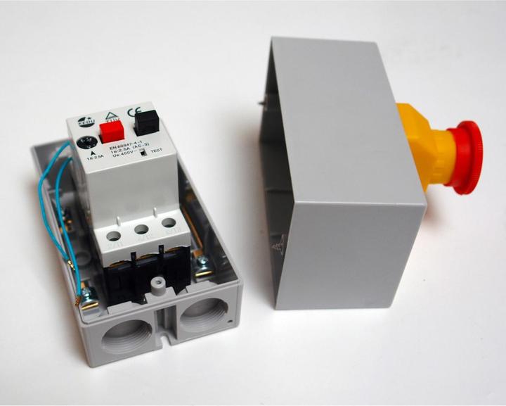 Produktbild Dema Hauptschalter Schalter Not-Aus Trennschlater 400V mit Überlastungsschutz Nullspannungsauslöser