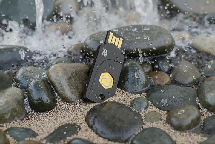 Actual product image Kensington VeriMark NFC+ Security Key - USB-A