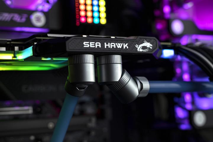 Produktbild EKWB EK-Quantum Torque Winkel 45 Grad G1/4 Zoll AG auf G1/4 Zoll IG - drehbar, Satin Tita