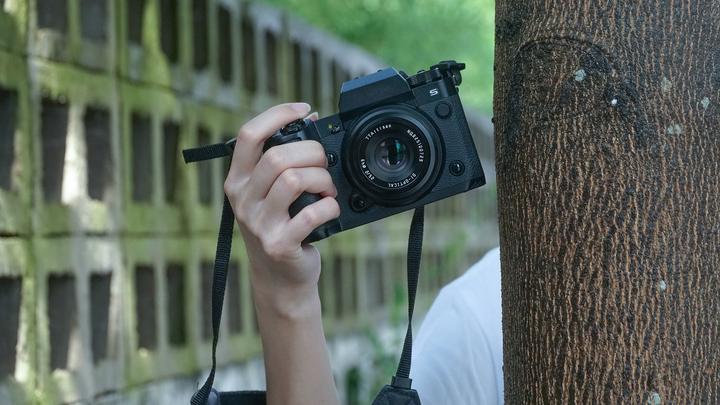 Actual product image TTArtisan 25mm f/2 for Fuji X (Fujifilm X, APS-C / DX)